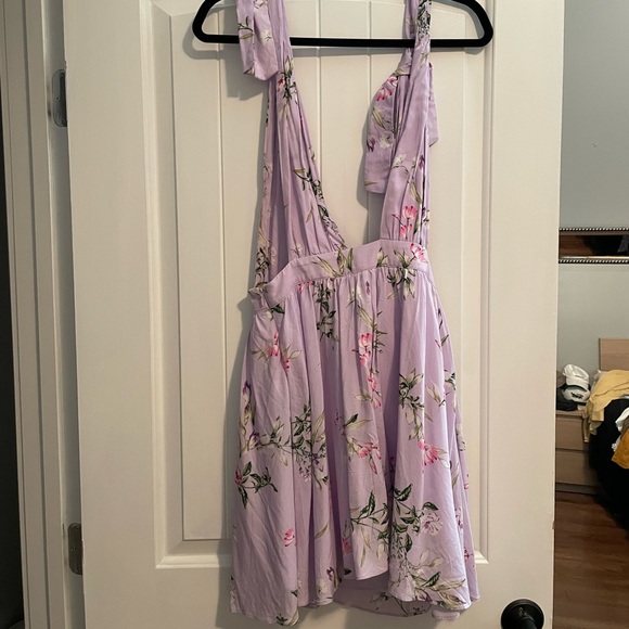 FLORAL PLUNGING V NECK MINI DRESS - Picture 3 of 4